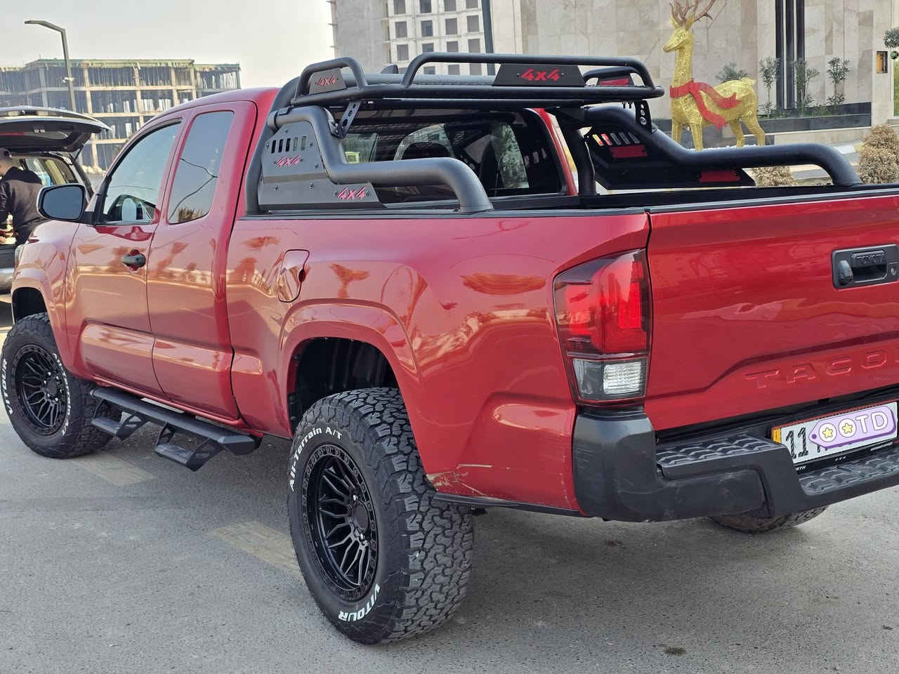 السلام عليكم للبيع تاكوما موديل 2022 رقم بغداد تحويل ثاني يوم مكينه 2700 / اوتو هولد رادار  كروز سرعه  ضررها جاملغ خلفي وشويه بالباب الخلفيه موجود بالصور سعرها 225  وبيها مجال مكاني بغداد حي الجهاد حي الحسين ***********
