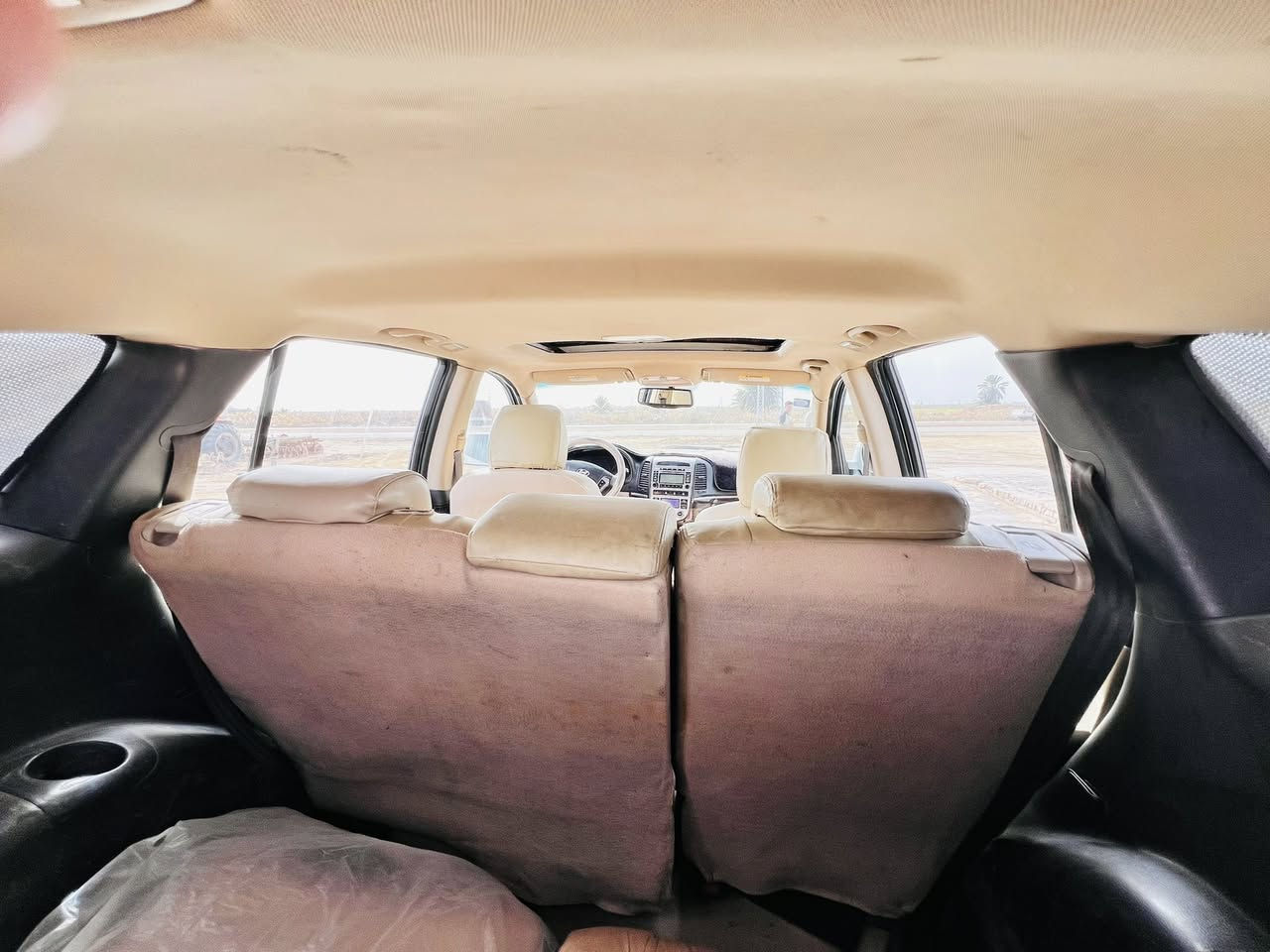 السلام  عليكم سنتافي2012 رقم  واسط دولي باسمنه ل28  فول موصفات 1/1محرك 6v الموصفات بصمه  3 قطع تبريد فتحه كشن كهرباء تبريد بيانو 7 راكب مكفوله من العيب الشرعي لغود شواصي مكفوله  سياره متجايه تجيه بسيطه السعر 118 بيها مجال  
حداديه تخم تاير شرط فول جاهزه السياره مال جناي 
مكان السياره ناصريه قلعه سكر 
***********
