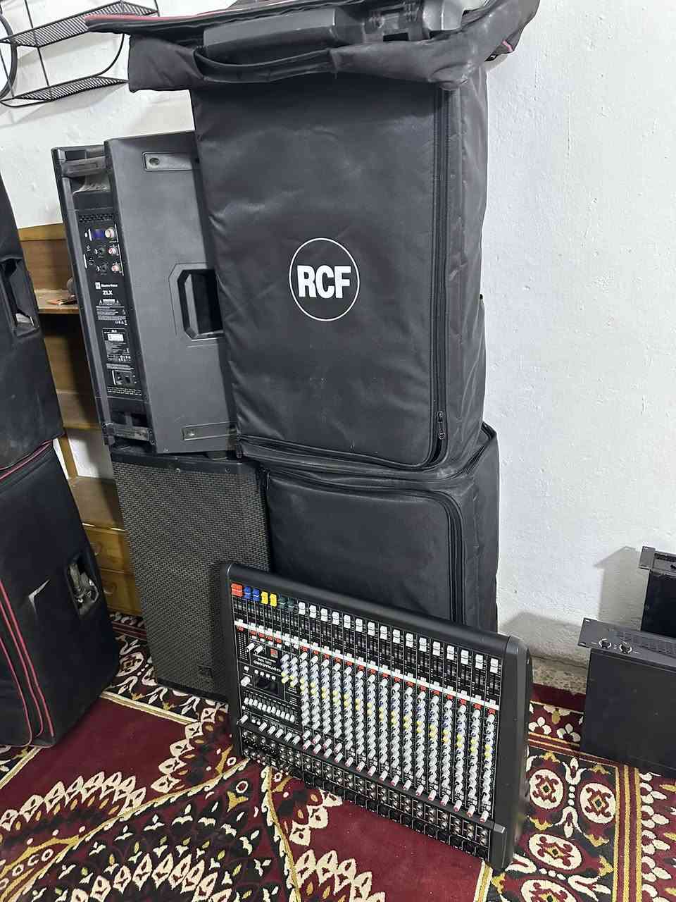 جميع الاغراض اصلي مكفول من التصليح 
زوجين RCF 725 اصلي وكاله إيطالي 
زوج W17اصلي إيطالي فقط الكفر صيني 
زوجEVكهربائي اصلي وكاله 
بور دينا كورد اصلي 2400
بورRCF 3700ايطالي 
مكسر ديناكورد اصلي الأماني 
العنوان بغداد مدينة الصدر 
***********
واتساب او اتصال
