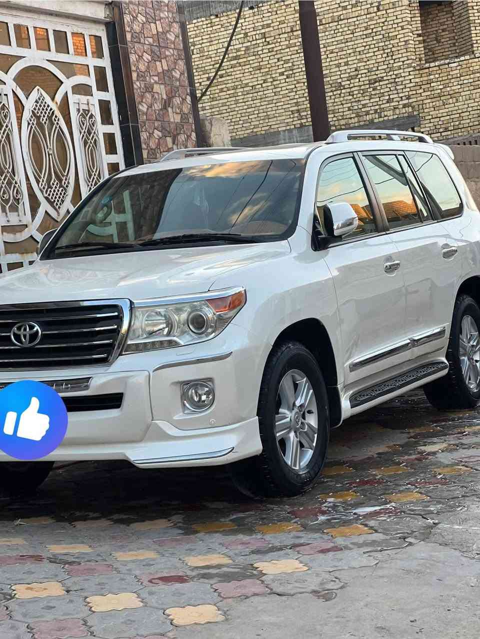 سلام عليكم جكسار للبيع 2013 ابريم مكفوله ماشيه 115 حقيقي طخم تاير رقم بغداد مميز محرك 6 سلندر 8ارباك مكان سيارة سماوه مكلف بالنشر هذا رقم ***********
