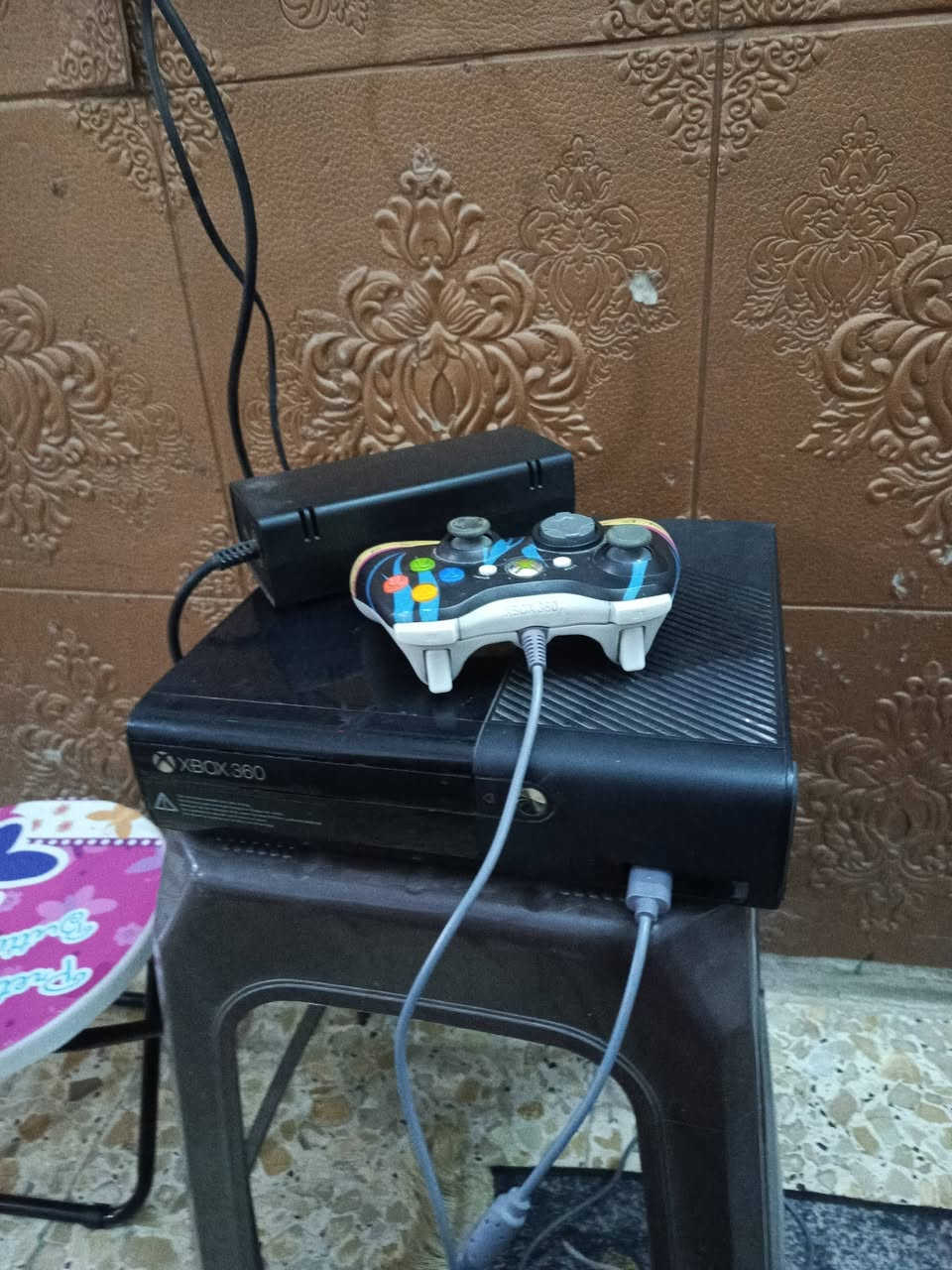 السلام عليكم اكس بوكس 360 سوبر سلم مهكر وكامل نضافه 95 ٪ هارد 256 سعره 130 متواجد خاص شراي تصل ودلل ***********
