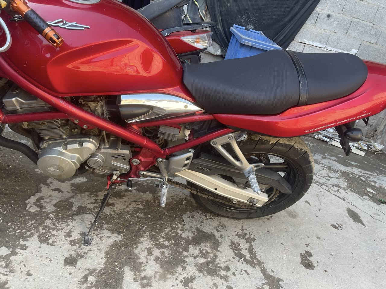 سلام عليكم دراجة سازركي باندة ربع الدراجة مكفولة كفالة عامة للبيع مكاني بغداد الشعلة رايدهة اب 1200 رقمي واتساب ***********
