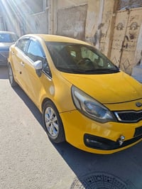 للبيع كيا ريو موديل 2012 رقم بغداد (دولي) أسبوع وأشدلها الرقم  لما يوص...