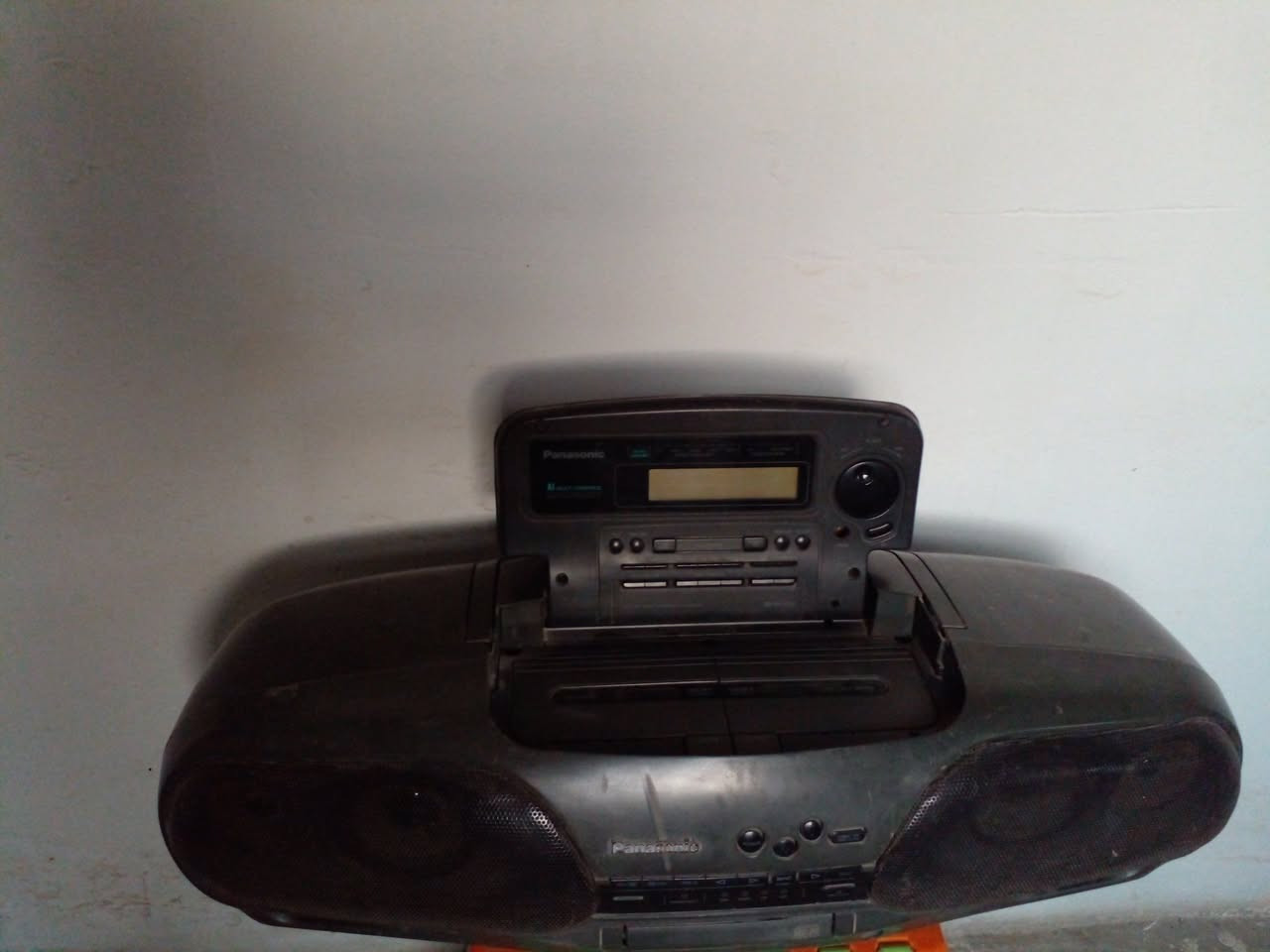مسجلات Panasonic  يعمل راديو FM  وAUX  فقط     سعر الجهاز الواحد 45 الف   ومسجل Panasonic صغير بعمل راديو ومسجل بدون AUx سعر 50  الف  ومسجل Panasonic   عاطل  سعر الجهاز  15 الف  بغداد  ***********
