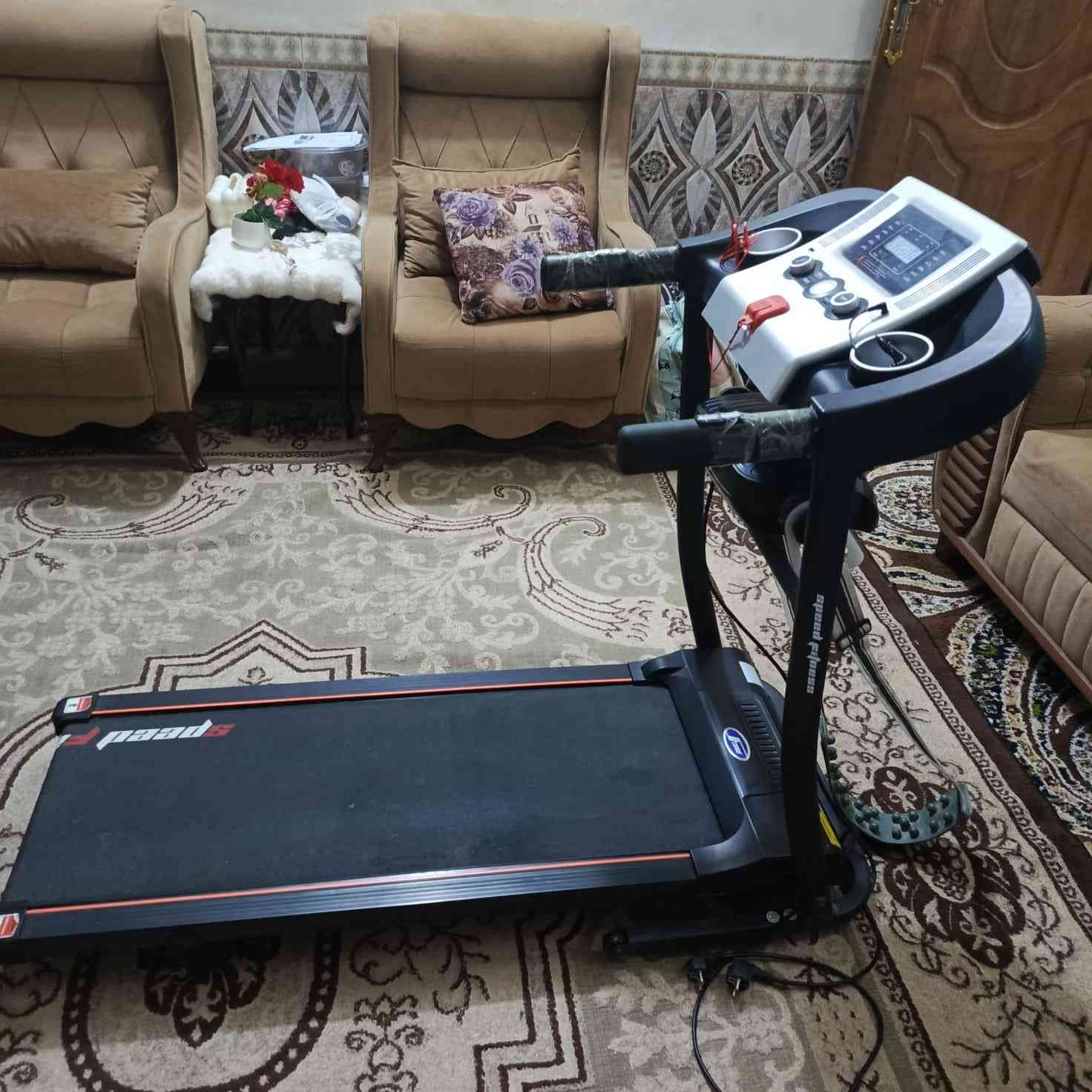 جهاز جري يتحمل وزن ١٢٠ كيلو نوعيه زينه صيني درجة اولى ماطور نظيف مع جهاز رجاج معده 
سعره ب ١٦٠ وبيه مجال 
المكان الشطرة للتواصل ماسنجر ام اتصال على الرقم 

0783 003 5552
