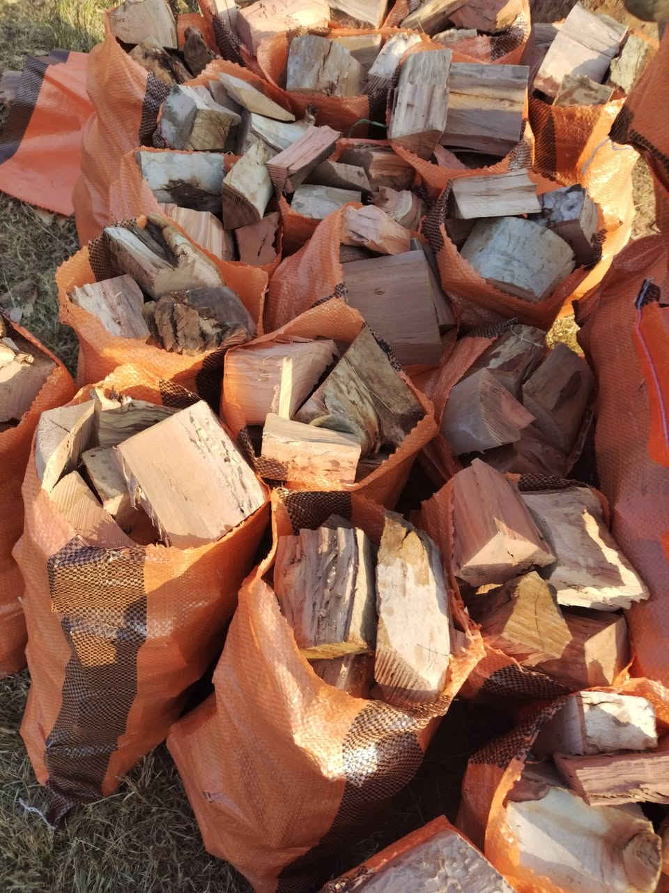 سلام عليكم متاح حطب مفشك كواني كله يابس اتصل ع *********** بي واتساب كذالك يوجد خدمت توصيل
