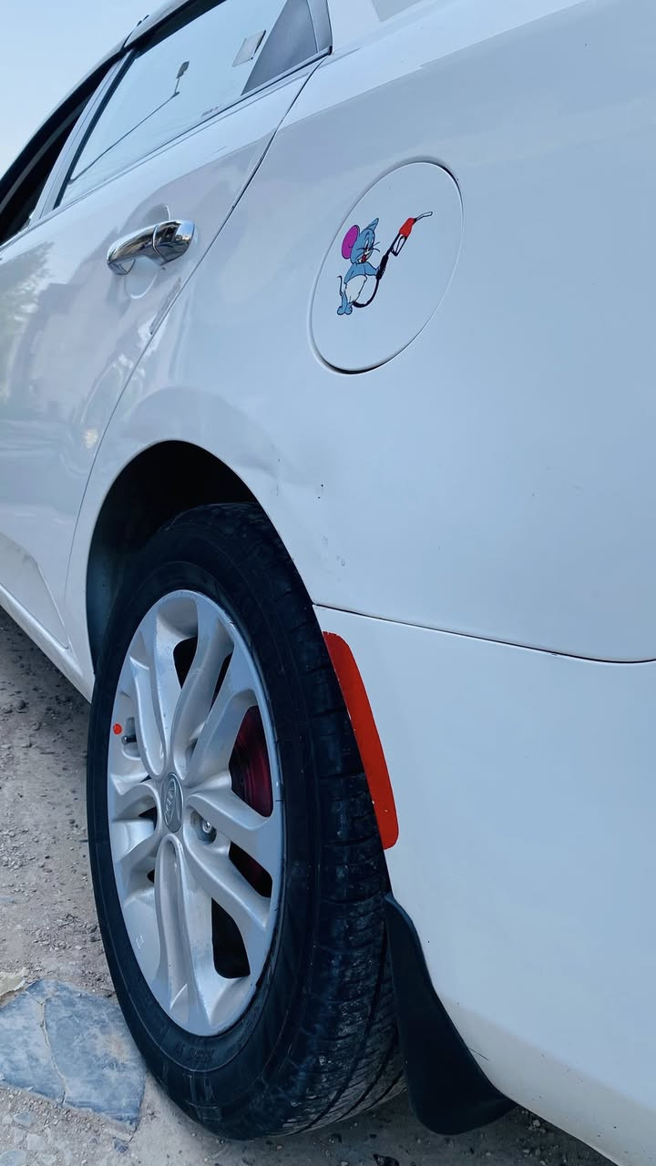 السلام عليكم سيراتو موديل 2011 وراد خليجي
السياره مكفوله  من ضربه فقط بيها بارد الباب الايمن حك شبر  

السياره نص مواصفات 

شادلها شاشه مع كامره 

محرك 1600 مكفول  

تايرات جدد الاماميات 

تبريد ثلج 

غرفتها كلش حلوه مدوشمه ارضيه وكشنات  جلد بالنواب 

السعر 112 وبيها مجال 

السياره باسمي تحويل ثاني يوم 

مكاني صلاح الدين الدجيل 

***********
