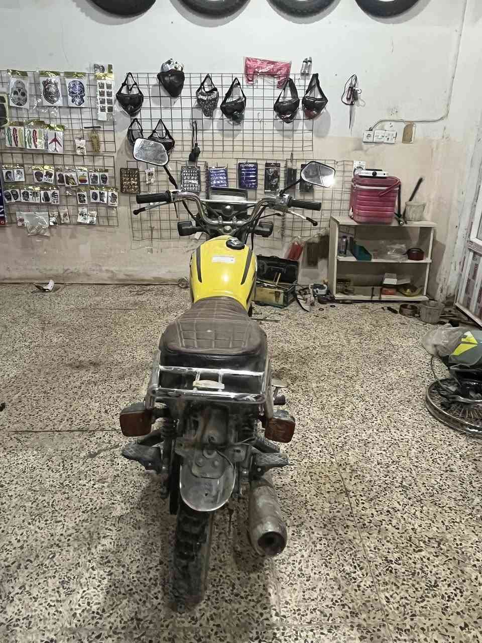 سلام عليكم دراجه للبيع نامه برو دراجه حلوه ومرتبه يرادله بس غسله كهربائيات كله شغاله مكان تكريت القادسيه شارع ابو عقرب سعر 350وبيه مجال حك الجيه مو شراي لا تعبني***********واتساب متواجد وماسنجر
