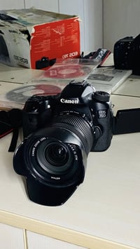 كانون 70D • عدسة 18-135 • نظيف ١٠٠٪