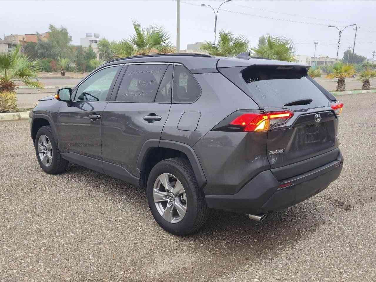 سلام عليكم تويوتا راف فور 2024
مواصفات بصمة تشغيل عن بعد تبريد قطعيتن رادار كامير شاش لايتات ليد زينون سيارا حلو وجاهز بدون اي مصرف 
اربع طايرات حديد صدر امامي خلفي جديد ماشي 43
بيها ربع بونيد رصعة بدون صبخ 
وبيها باب خلفي كلير فقط 
السيارا كاتي يترقم اربيل سليماني دهوك 
مكانه كركوك
سعر 203$ بيها مجال للطيبين 
للستفسار *********** + واتسب كركوك, العراق
