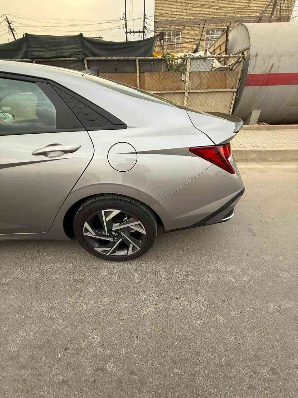 هونداي النترا مديل ٢٥ مرقم بغداد بسمي
وارد أمريكي مواصفات SEL سبورت 
محرك ٢٠٠٠ دوش 
بدون ايرباك سيارة 
موصفات سيارة فول عدا الفتحة والجلد 
بصمة سيارة تشغيل عن بعد 
رادار امامي خلفي وبل مراية 
لد نهاري فول تحكم ستيرن 
تبريد شاشة 
ويل كب كروم 
ثلاث وضعيات قيادة 
مانع انزلاق توقف ذاتي 
ستيرن جلد حياكة 
سبيدر بل جنطة اصلي 
بعد بيها هواي مواصفات 
ماشية ٣٠٠٠ زيرو سيارة 
بدون ايرباك  سيارة 
حادث سيارة جانبي تبديل باب وجاملغ بدون دواخل شرط الفحص والسونار 
كير محرك لغد شاصي كفالة 
صور الحادث بل منشور 
مكان سيارة بغداد 
رقم الهاتف ***********
