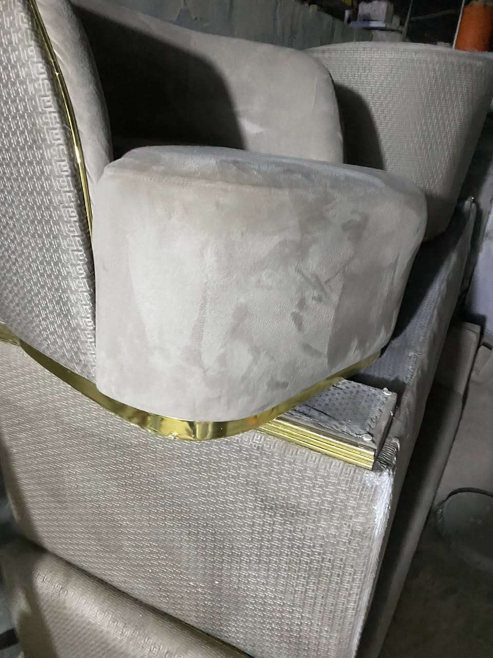 للبيع ايطالي ٨ مقاعد محتاجله بس غسل اخذته الله شاهد ب١٥٠٠ قبل سنه بس بسبب انتقلت لغير بيت الستقبال صغيره وميكعد


**إذا كنت صاحب هذا الإعلان وتريد حذفه لأي سبب، رجاءا أرسل رسالة إلى الدعم الفني**