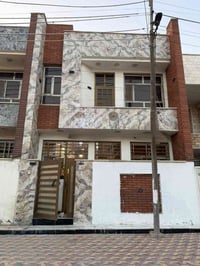 مشتمل للبيع 50م في منطقة الطالبية / قرب ملاعب الحجيه قريب الشارع العام...