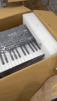 ام جي تو
جهاز فول نضافه مع برنامج وجنطه وكارتونه 
مكاني بغداد 
سعر 28$ ورقه


**إذا كنت صاحب هذا الإعلان وتريد حذفه لأي سبب، رجاءا أرسل رسالة إلى الدعم الفني**