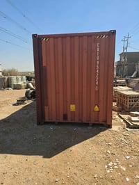 حاويه للبيع نضيفه للاستفسار 07722220733