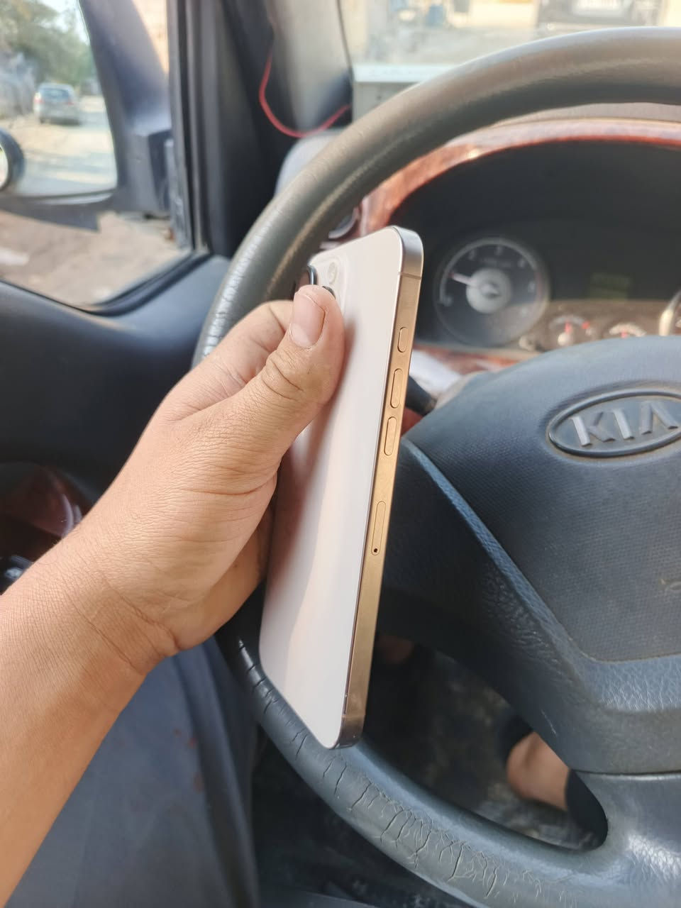 السلام عليكم للبيع  جهاز ايفون 17 برو ماكس شرق اوسط الجهاز نضافتة 100/100 بطاريه 98 ذاكره 256 السعر مليون و350 وبي مجال قليل
الاتصال ع رقم ***********
