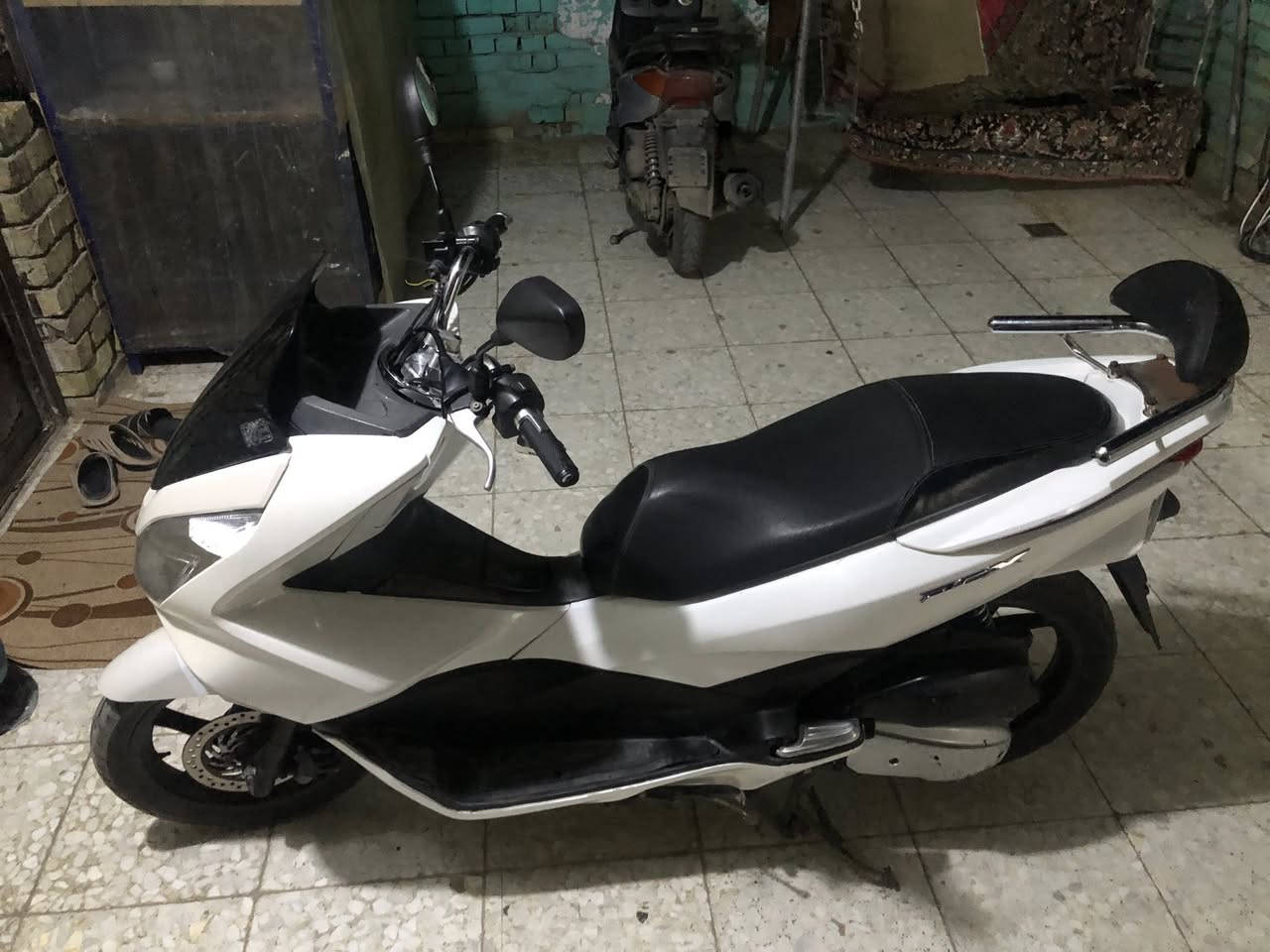 سلام عليكم بسي اكس البيع فقط دراجه حلوه ونضيف مكينه ١٢٥ ممشاه٦١ اكفلك مكينه /رقم ***********
