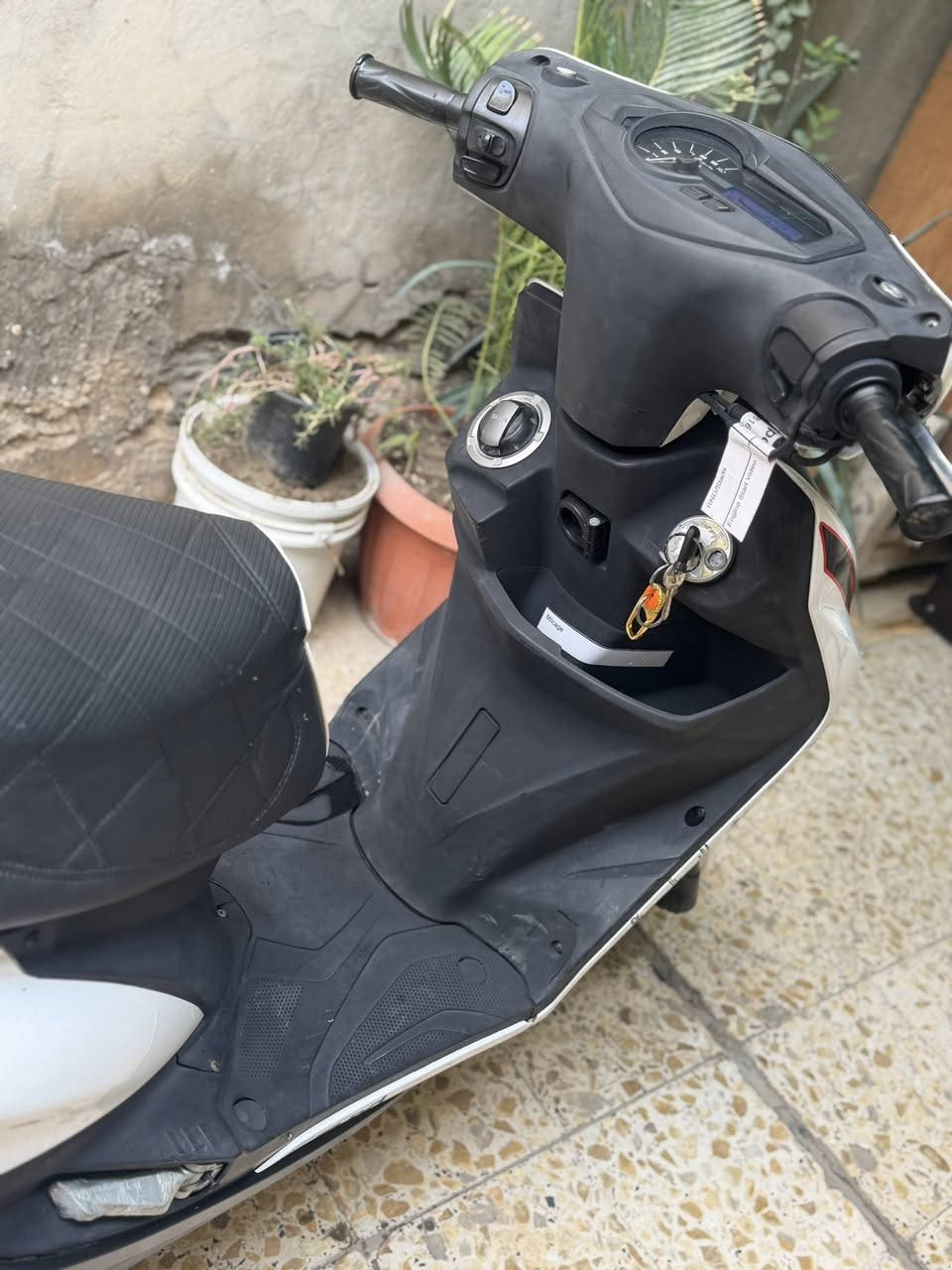 السلام عليكم
 سكنس شمعة ياباني خطين استان حساس قبغ نفخ 
دراجة كفالة عامة ممشى الدراجة 45 الف 
السعر 10$ مكاني بغداد الكريعات
***********
