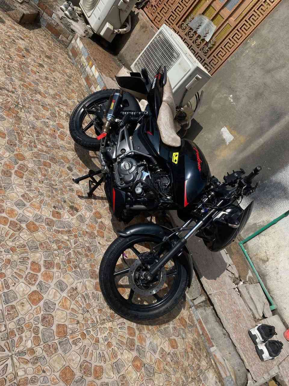 سلام عليكم دراجه بولسر أوراق اصولي مديل 2021دراجه كفاله عامه نكره سلف محرك كفاله لا دخنه ولا صوت لا نضوح لا مفتوح كله كفاله بيه منضومت زنون كزوز كاربون فايبر رياضي و البلادي هم موجود دراجه شلعه ومعدل شرط بظناش كير اول نمره جوه والبقيه فوك  نضام البطح عينه اشاير صطاب قفل كلشي شقل استخدام شخصي ابد ما مشتقله دلفري ابد دراجه كفاله عامه سعرها 1250وبيه مجال بصيط مكاني بصره ابو الخصيب رقمي***********
