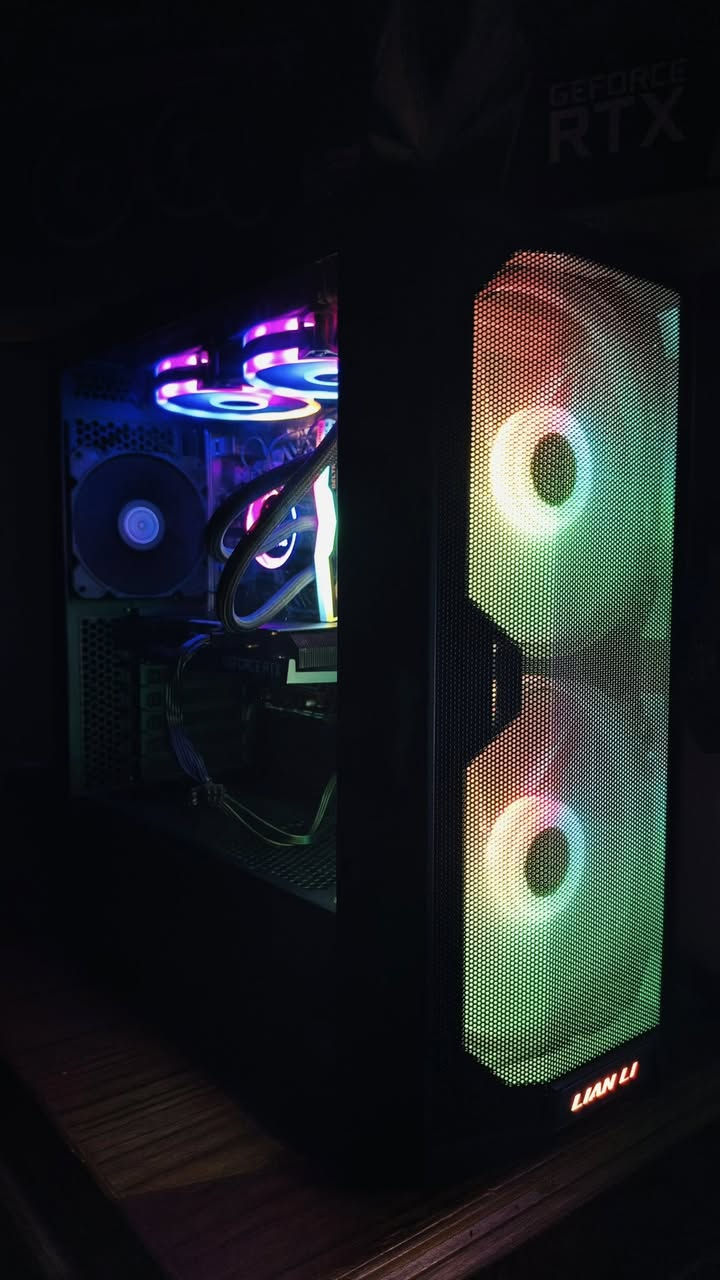 السلام عليكم
حاسبة نظيفة ومرتبة بمواصفات حلوه وماركات احلى وكيس ليان لي ❤️‍🔥

3060 12gb zotac حرارته تحت الضغط 72 ما يعبرها

i5 12400f حرارته تحت الضغط 54 وتخيل

مبرد مائي من gamdias rgb

Ram Tforce 16gb (8*2) 3200

1t m.2

psu 850w esgaming +80 bronze

الكيس Lian Li Lancool 215

الكيس ضخم وفاناته الاماميه ضخمه بس ما مبين بالصوره 

السعر 880 الف مكاني تكريت ومتوفر توصيل

للاستفسار ***********
