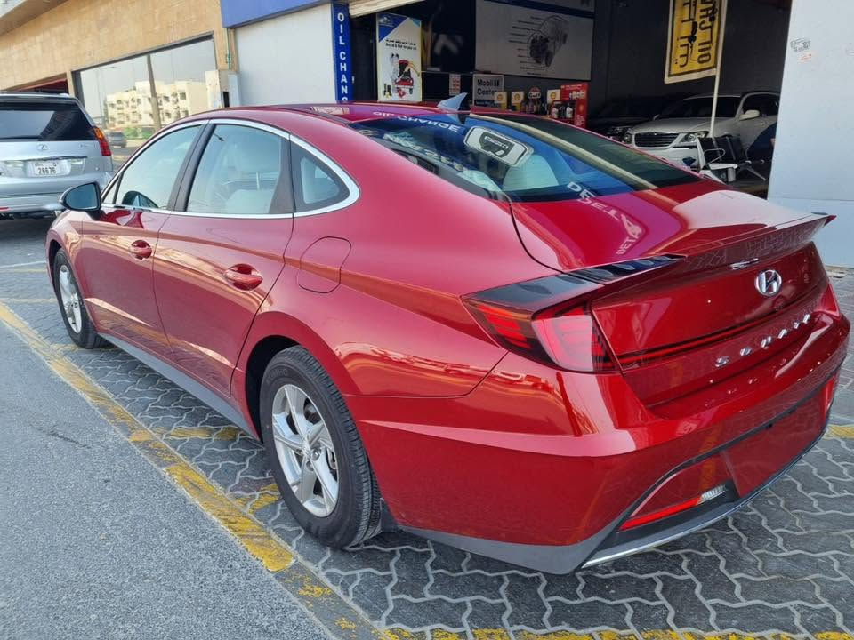 سوناتا موديل 23 رقم بغداد 
سيارة اني مستوردها صار سنة على ايدي جديدة كلش 
بوضع الشركة بعدها 
ماشية ٢٤ الف قابل للزيادة 
سعرها ١٧٣ ورقة 
***********
