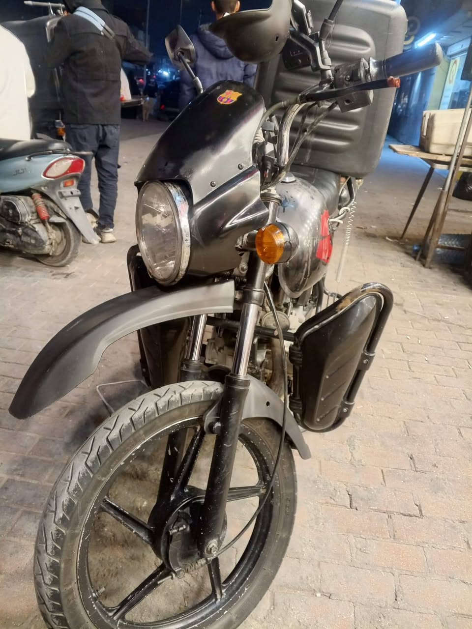 السلام عليكم دراجه بوكسر الدراجه خير من الله نكره سلف كهربائيات كلهه شغاله المكان مدينة الصدر شارع الداخل الرقم ***********,?
