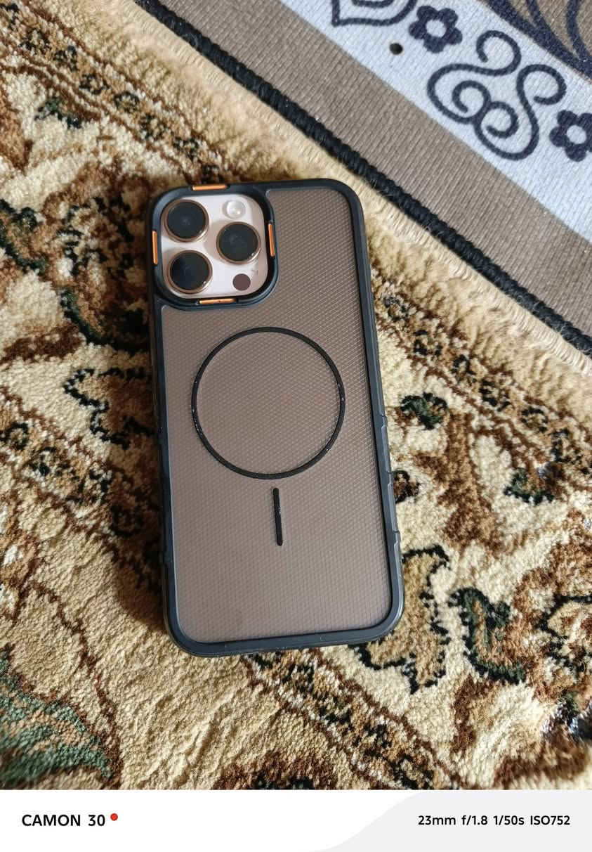 إيفون ١٦ برو ماكس
نضافه ١٠٠٪
بطاريه ١٠٠ 
غراض كامله جهاز جديد 
للتواصل ***********
مكاني بغداد الشعله 
سعر 1,300
