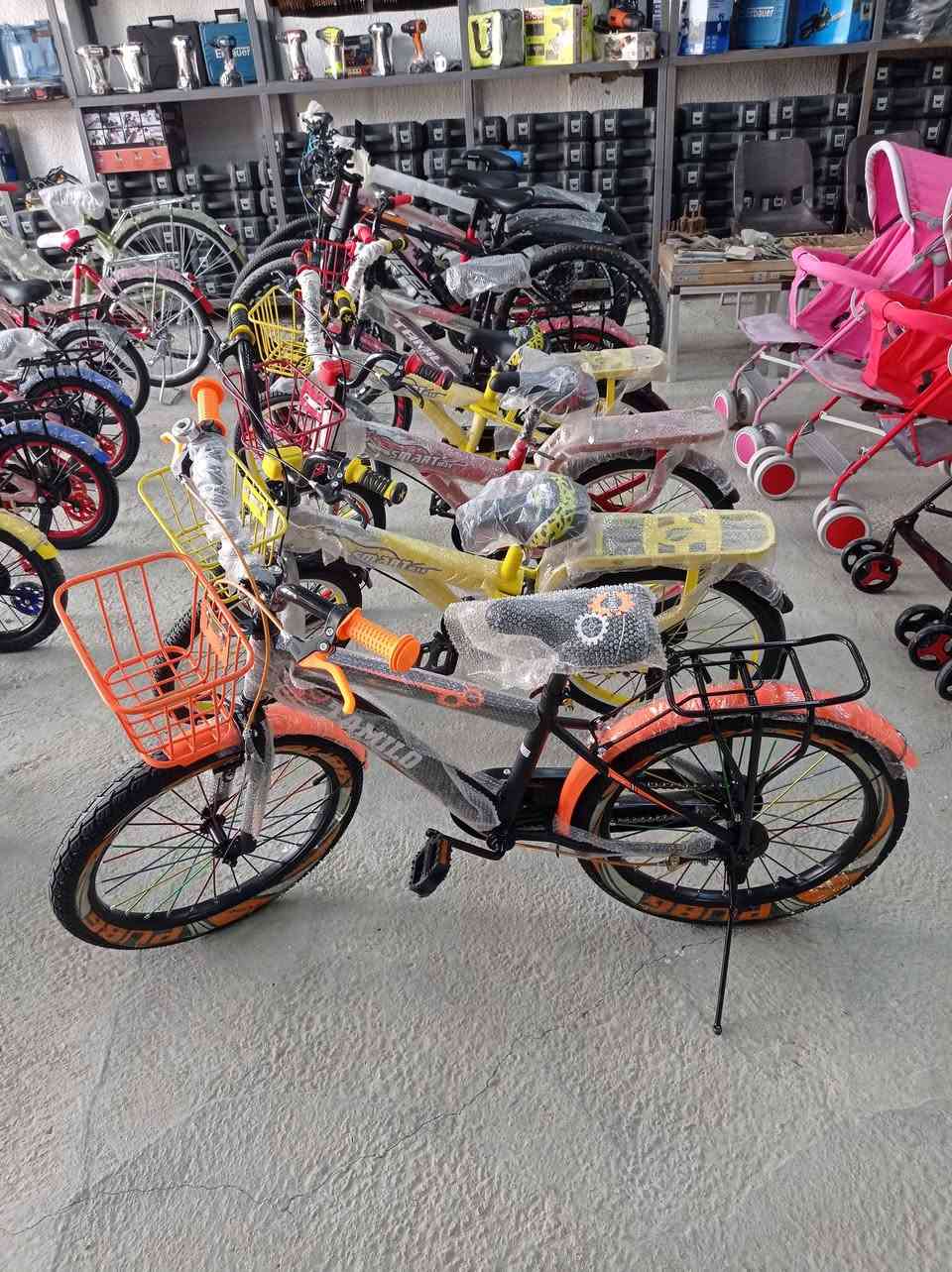 كربلاء المقدسة -طريق بغداد _ عامود 65 مقابل جامعة الزهراء للبنات التابعة للعتبة الحسينية.
