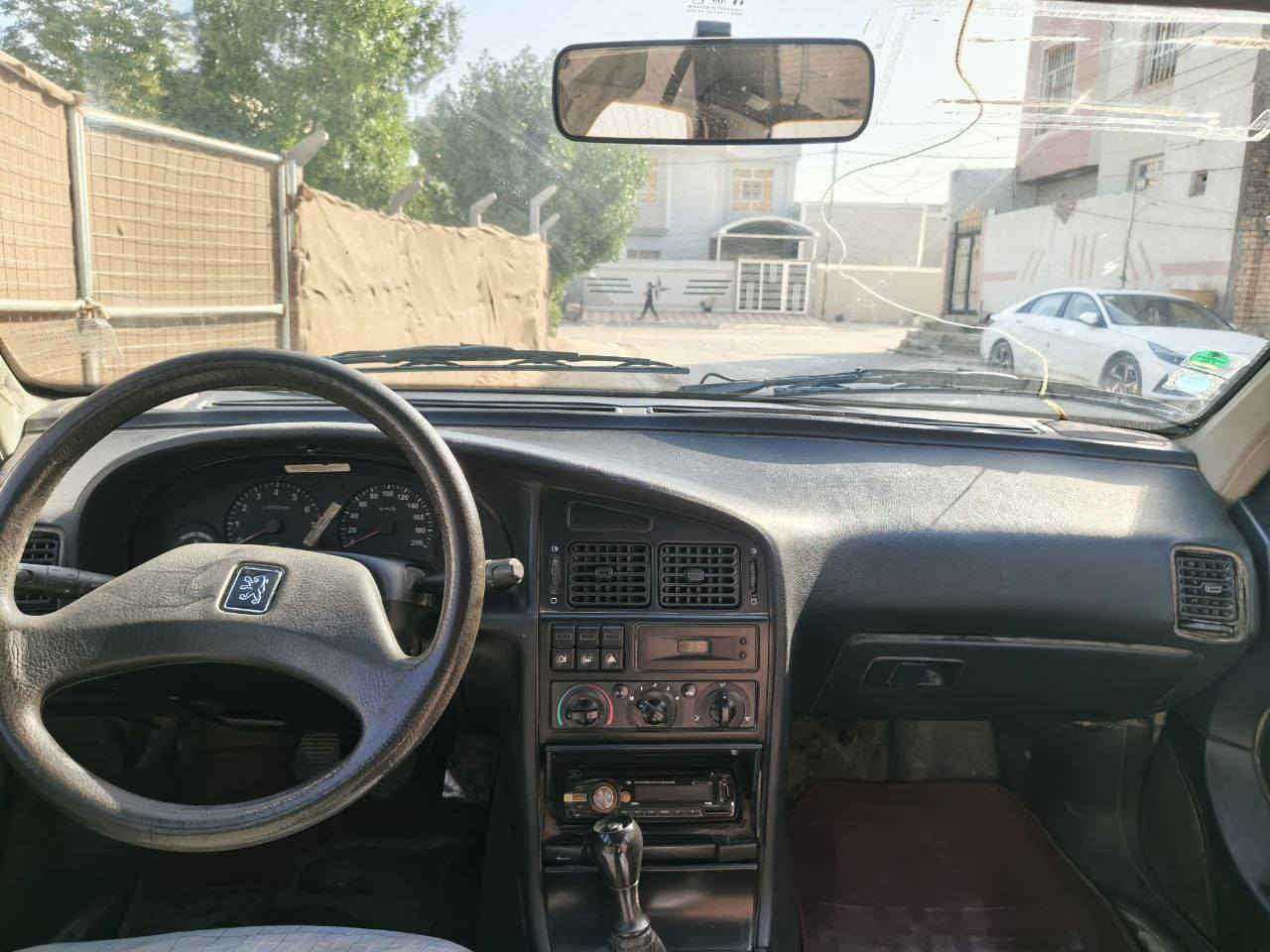 ببجو روى 2009 رقم نجف للبيع بلادية على الشركة بيه بس بنيد مبدل لون ابيض ما بيه صبغ تبريد ثلج كمبرسر وراديتر وفريز كله جديد محرك ما مفتوح على الشركة تايرات جدد 
سيارة نظيفة وما متعوبة
السعر 27 وبيه مجال مكان السيارة النجف الاشرف حي المهندسين

 واتساب ***********
