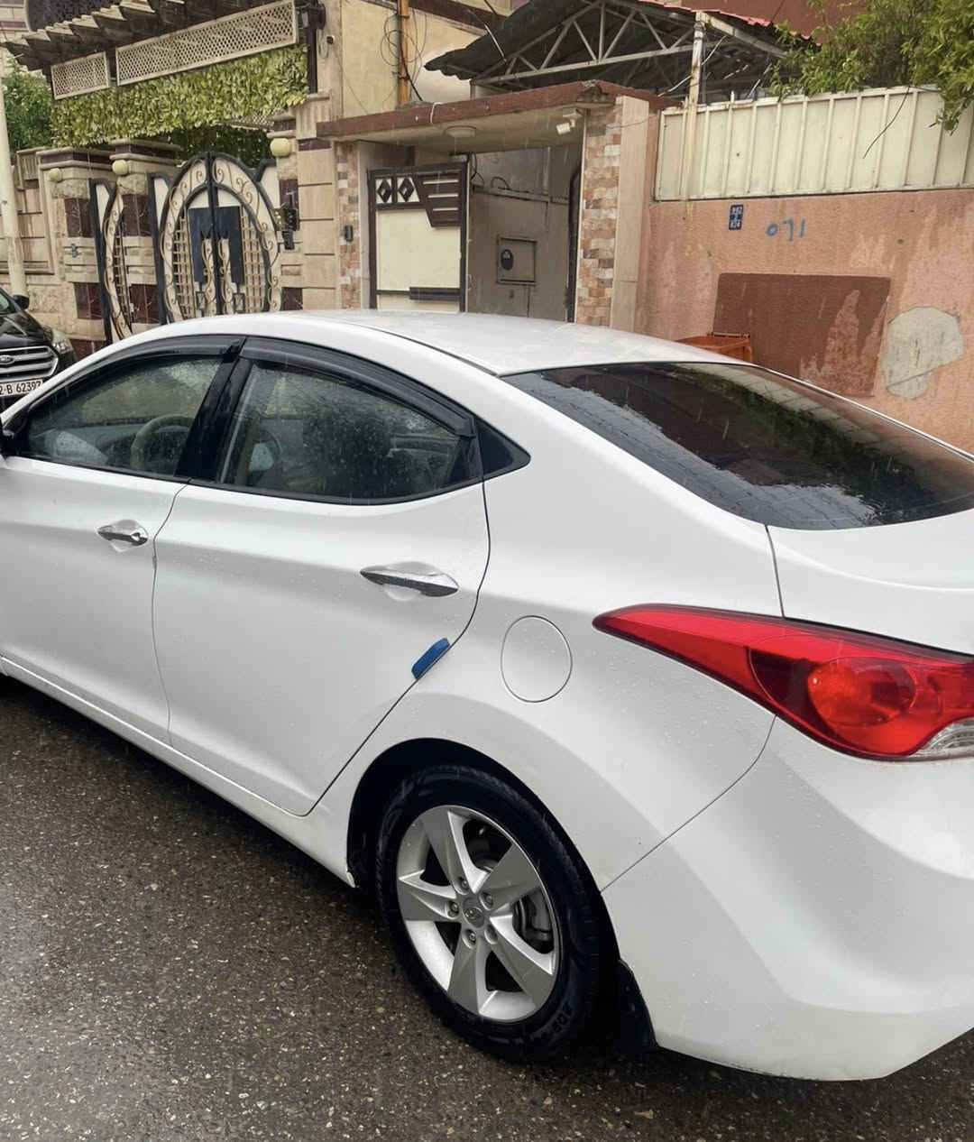 السلام عليكم 
للبيع او المراوس 
سيارة النترا مضلع 2013 محرك 1.6 مرايات شفط ماشيه 114 الف كيلو نظيفة مثل ما موجود بل صور رقم اربيل سنويه باسمي كابون بانزين 
الرقم ***********
