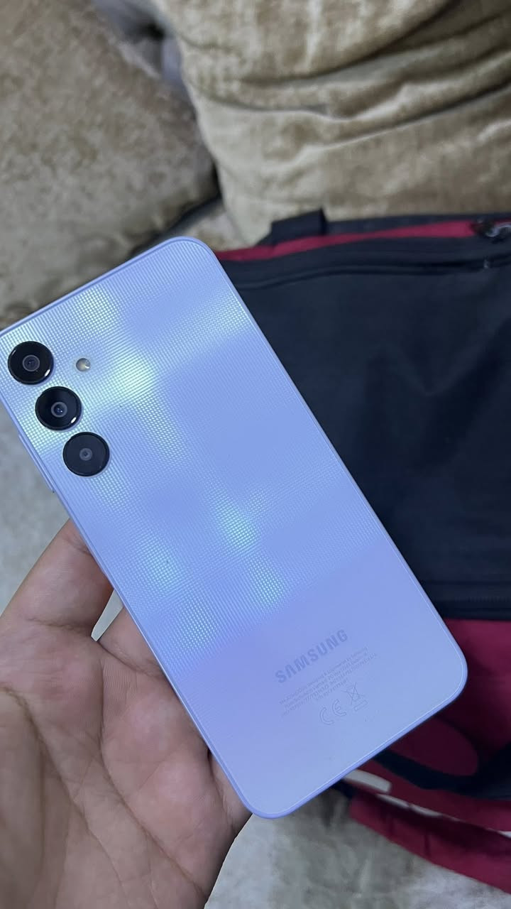 جهاز سامسونك A25.5G
جهاز امانت الله نضافه 100/100 جهاز نضيف كلش 
كامل غراضه ذاكره 25 السعر 225المو شراي لا يكسر بل سعر لان جهاز نضيف امان الله ورسوله 
الستفسار /***********
