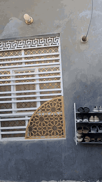 سلام عليكم الدار للبيع غماس الحولي شارع ناضم الشبلي المساحة 160 طابوصرف حر بناء جديد 2023الستفسار ***********
