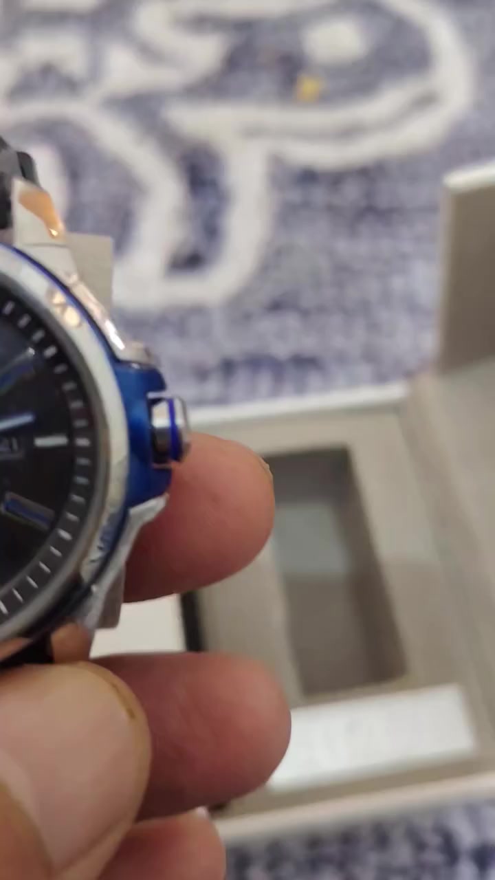 للبيع مشترهن من اوربا رقمي ***********
