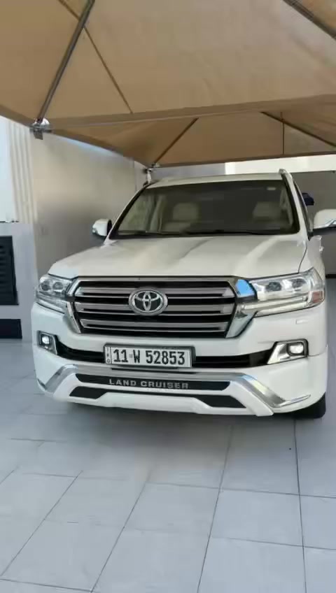 السلام عليكم لاندكروز موديل 2018 بريم ماشيه 142 ب اسمي السياره جديده السعر 4 شدات و95 مداور ثاني يوم العنوان الديوانيه المركز  ***********
