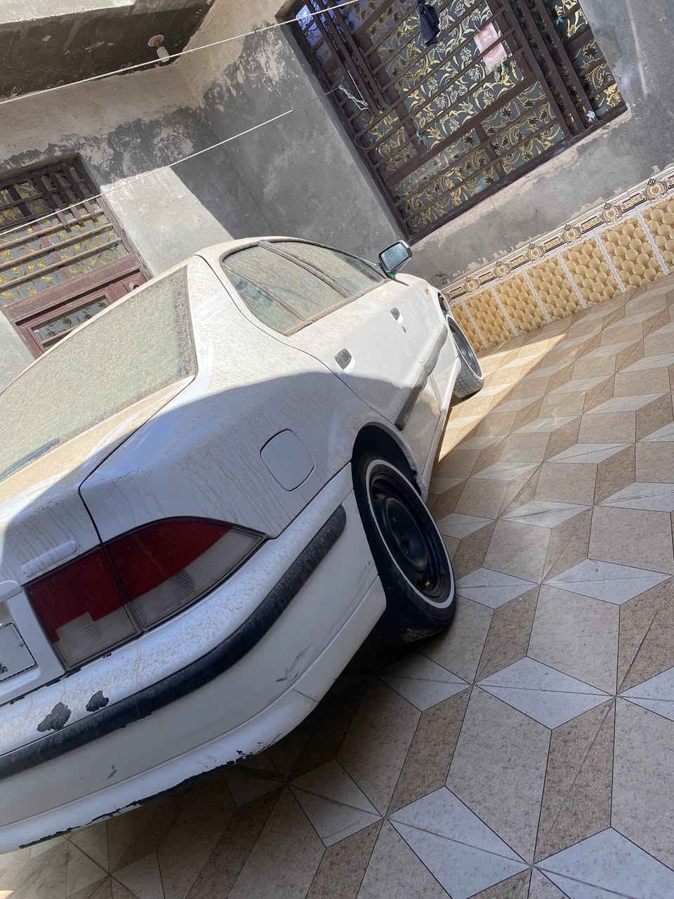 سياره للبيع مديل 11محور كورله  1600كفاله ضربه وتبديل  عدا الطخه الموجوده في الصوره  حداديه. مكينه كير تبريد العنوان ناصريه قرب جامعة ذي   قار *********** متواجد الهاتف￼
