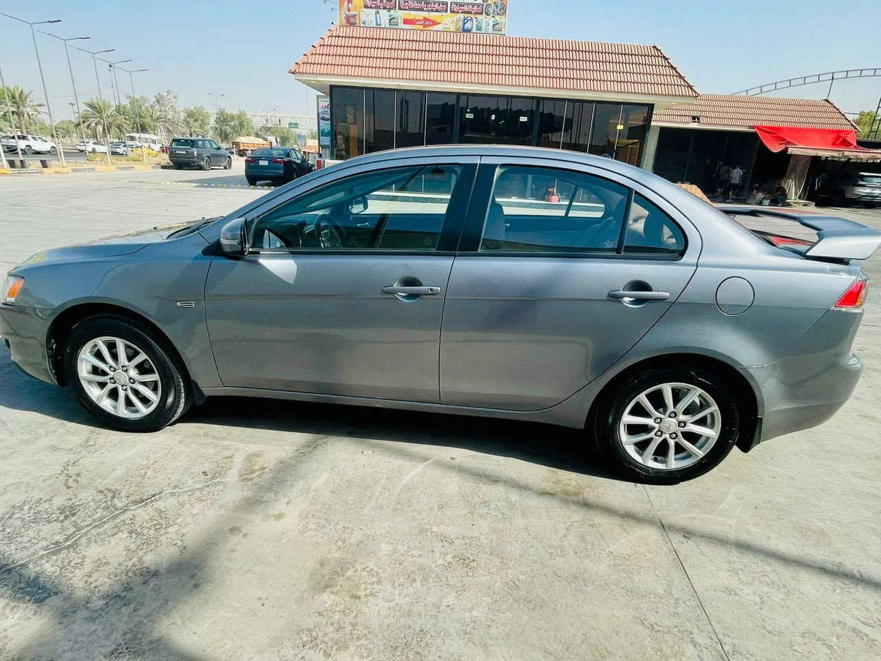 #تحية_طيبه_للجميع
للبيع لانسر قرش 2016 خليجي  وكاله استلام شركة متسوبيشي 

#السعر 118 #قفل اخوان بدون عمله 

    * سياره مرقم بغداد مشروع وطني بأسمي تحويل مباشر رقم بغداد انكليزي السياره مكفوله كير محرك 

فول مواصفات :مكاني الكاظميه او الصابيات قرب جسر الدوار

#ماشية_41 فتحة سقف (سلايت)

حساسات خلفيه سبويلر صندوق

كامره دواره  كشافات (بلوجكتر)

اشاير بالمري تحكم ستيرن

ويل كب حجم 16 تخم تاير قبل شهرين 

سبير غير مستعمل جديد رقم انكليزي دولي

محرك 1600 كير اوتو

دهن تبديل جديد  

للاستفسار ***********

متوفر واتساب ايضا
