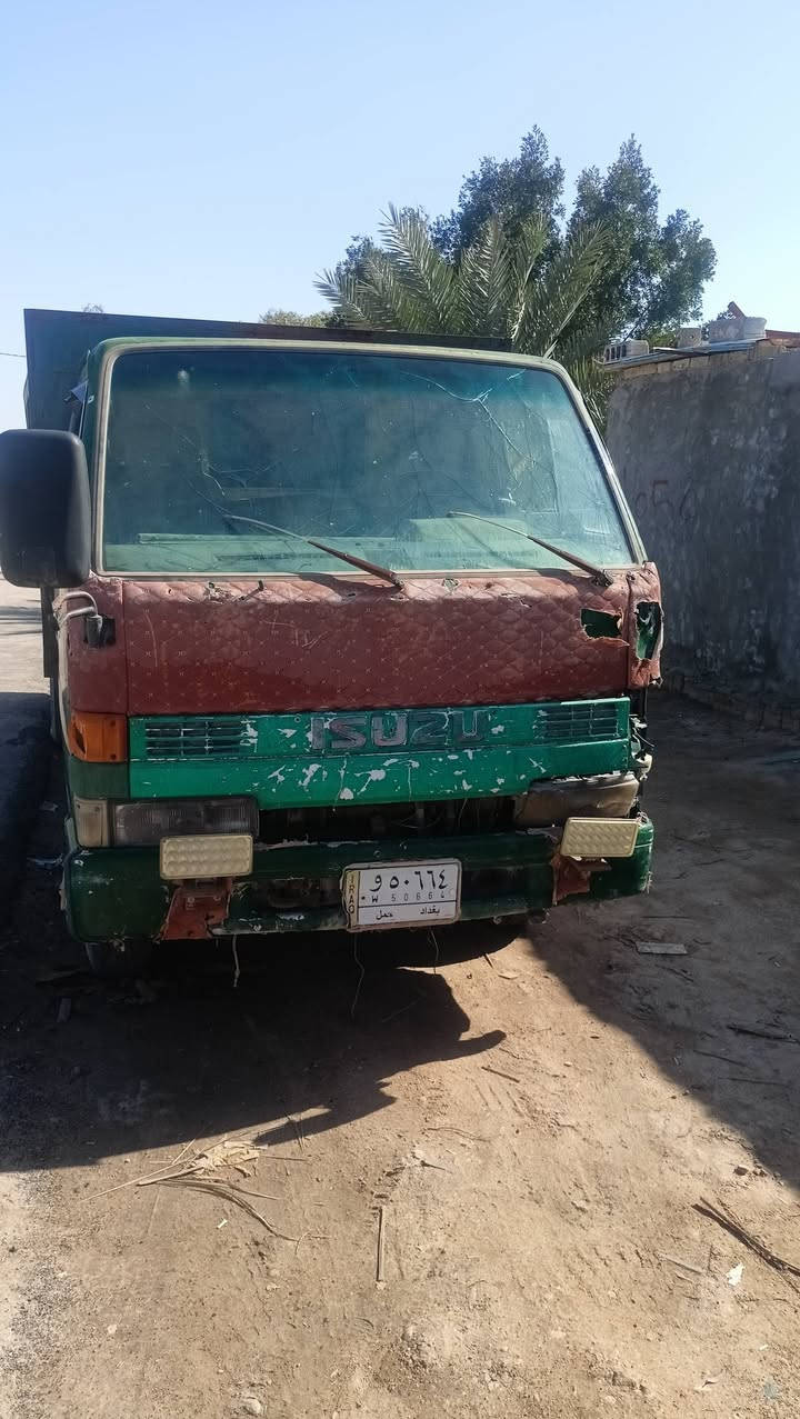 السلام عليكم ازوزه للبيع موديل 92 مكينه وكير بل صندوك مال كيه سعر 22 بيه مجال مكان 
كربلاء رقم الهاتف ***********
