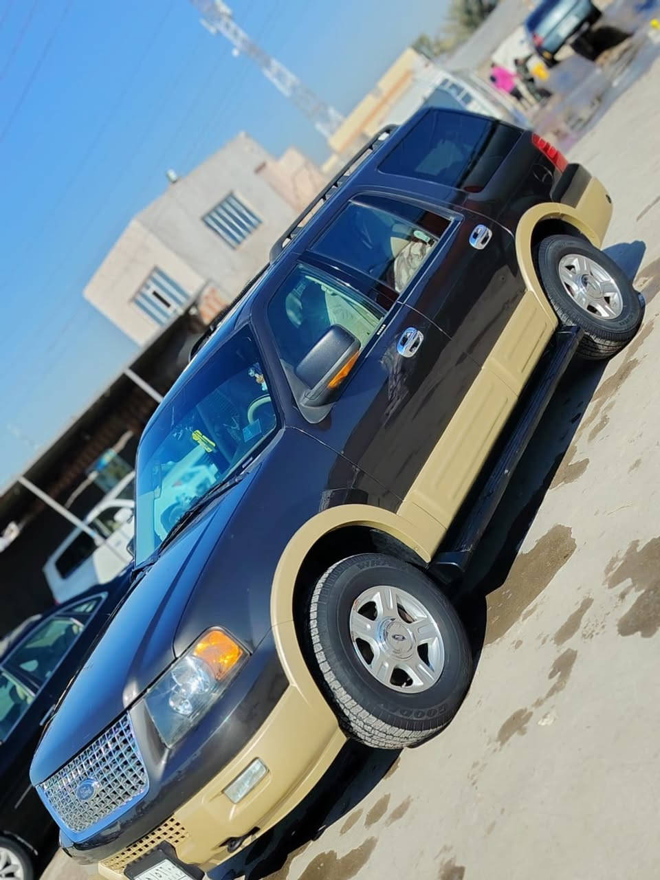 للبيع فورد اكسبيدشن رقم بغداد  موديل ٢٠٠٦صبغ حزام بدون حادث مكينه وكير كله جديد تبريد تدفئه كهربائيات كله شغاله منظومه غاز السعر ٨٥ وبيه مجال ***********
