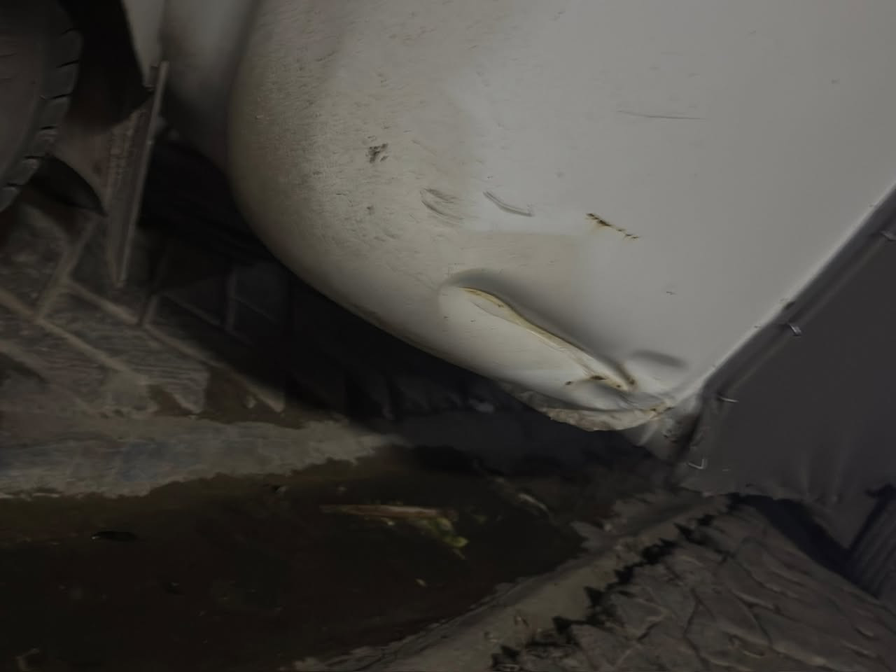 سلام عليكم تكتك للبيع موديل 22 شهر العاشر رقم انكليزي وسنويه وصاعده هزه تحويل ثاني يوم مكينه مامفتوحه اكرر ممفتوحه ابد جيب وياك 100فيتر مكينه كفاله عامه بيه ضربه بلغد موضحه بل صوره وضربه بل صفحه سعر 8 و 700 بيه مجال العنوان بغداد مدينة الصدر  ماعليه اي غرامه كامله تايرات جدد 20 يوم شديتهن مابيه اي نقص كبل تطلع بيه رقم الموبايل ***********
