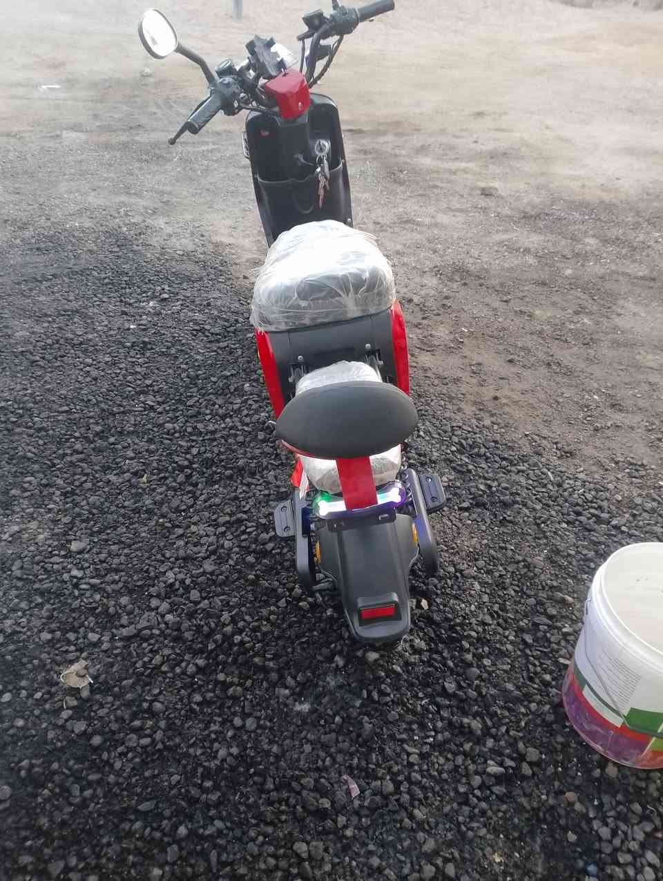 سلام عليكم  دراجه شحن نوع R9مديل 2024الدراجه كلسي بيهة شغال نقصهة قبق ابلاستك مال شاشه باتريات ليثيوم اخير اصدار السعر 450 وبيهة مجاي قليل العنوان بصره ابو الخصيب  شارع سيد حامد رقم الهاتف ***********
