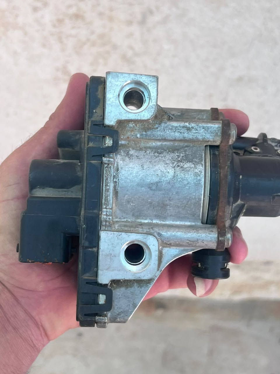 ملف كير النتره هايبرد + طرمبه ابيع عطلانات فاتحن من سيارتي وطلع العطل مو بيهن بس ابيع عطلانات انته وحضك قيم وخذهن ***********
