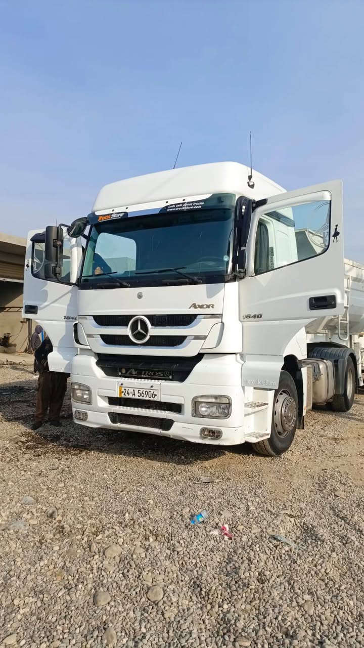 للبيع اكسور نساف موديل 2006 حجم 1840 كير محرك شاصي شرط جاهزة للشغل رقم دهوك سنوية 2030 عربانه دار قصاب 3 دناكير 16 ذرعه 22 متر مكان الموصل ايسر للاستفسار اتصل او // واتساب *********** موجودة في معارض برطلة
