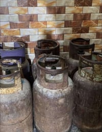 قناني غاز للبيع سعر الوحده 40الف مستعجل علىى البيغ 07724837146