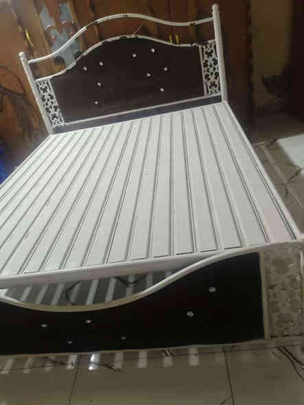 سلام عليكم غراض للبيع مكان دوره ابو دشير اكو توصيل بكروه شراي يتفضل خاص او واتس اب ***********
