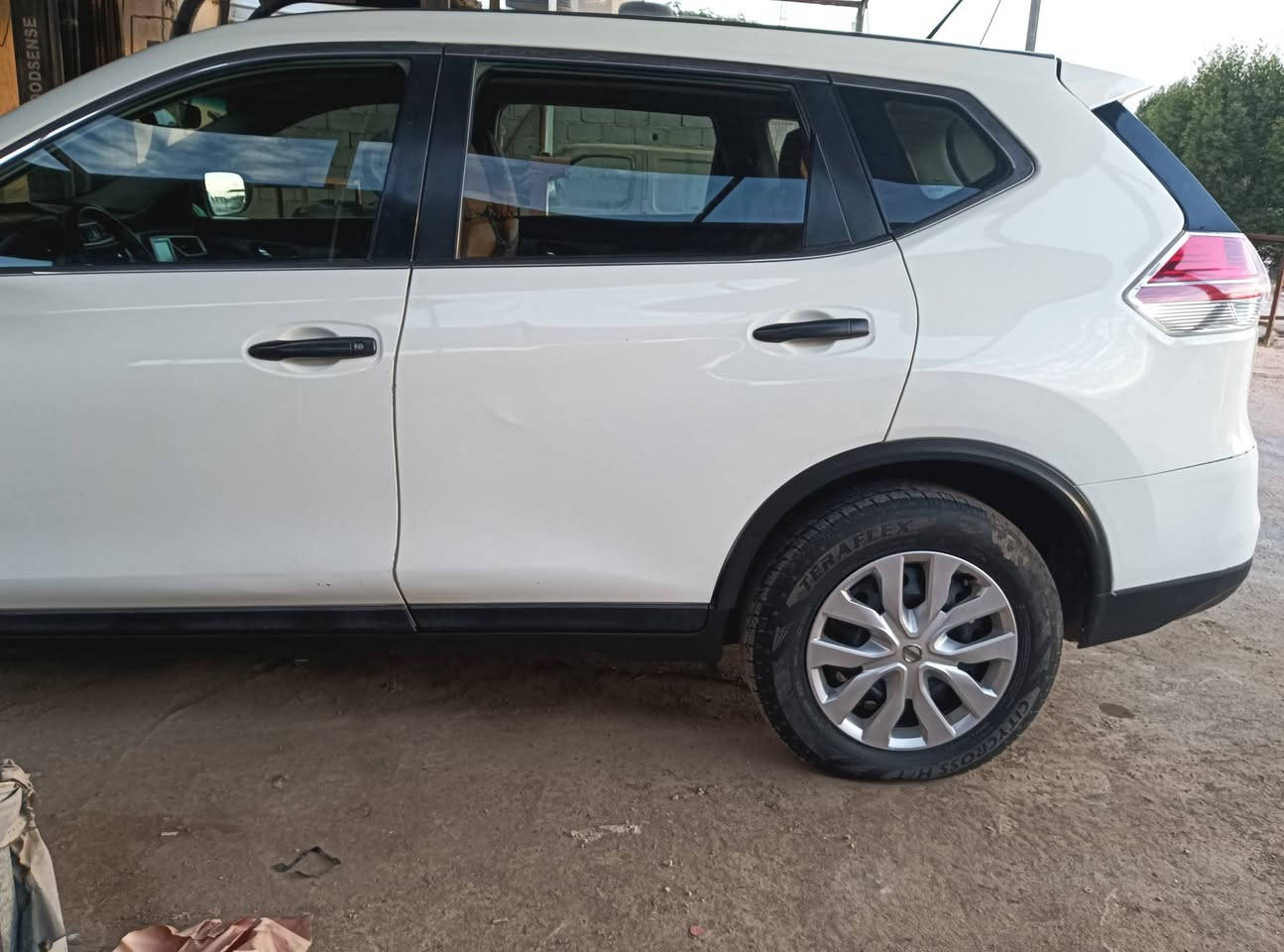 السلام عليكم سياره  للبيع والمراوس ب كيا حمل لضرف العمل
السياره نيسان روج ياباني اصل موديل 2016 وارد امريكي رقم بابل وبأسمي السنويه لحد 2029 حادثه خشم الجاملغ وشويه من البنيد سياره نص فول كامره تحكمات فور ويل 4 بستم المرغوب  محرك كير شركه مامفتوح تخم تاير جديد سياره مال جناي بس دير بانزين ودهن  لادوانز لاصوت لاتبخير لاتنقيص تبريد تدفئه  يعني اركب وراسك مرتاح السياره بيه شويه ملاحظات ومبينات بالصور مكان السياره بابل والسعر مناسب جدا 125 بيه مجال الاتصال ع الرقم ***********
