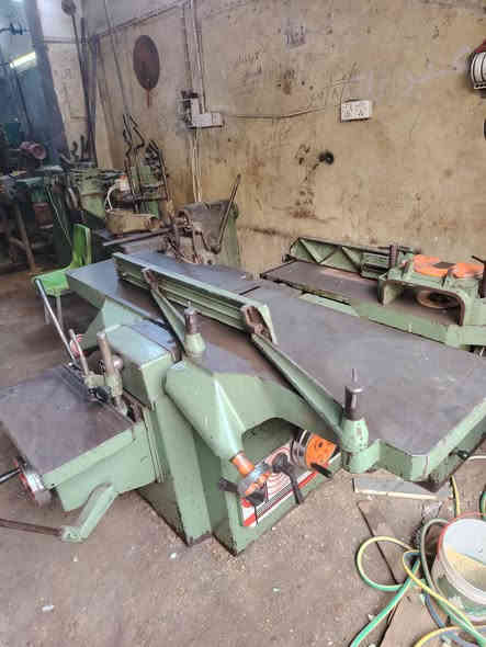 مجموعة 2200 إيطالية الصنع كامل على الفحص فريزه
سرعتين وماطور الرنذه طكتين ابلاديه لا كسر ولآ لحيم
السعر 5ملايين وربع مكان بغداد النهضة شارع الهادي رقم ***********
