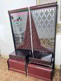 ميز تواليت • نوعية ضخمه • ٢ قطع