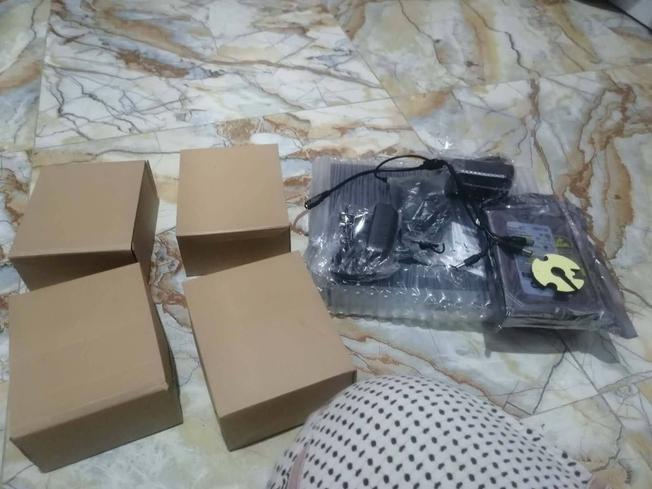 كامرات اربعه كاملات حته الوايرات
نوع دهو 
سعر 125 الف
رفاعي حي الضباط خلف الملعب،


**إذا كنت صاحب هذا الإعلان وتريد حذفه لأي سبب، رجاءا أرسل رسالة إلى الدعم الفني**