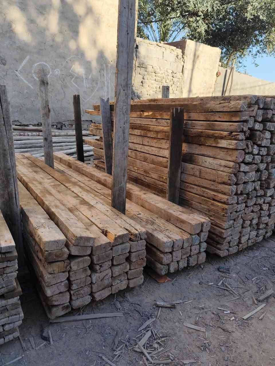 سلام عليكم قالب خشب للبيع العدد 12 مكعب إله ربع المكان بابل 
الرقم ***********
