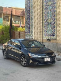 السعر 118 النترا 2019 سياره نضيفه وجديده ع ايدي رقم بغداد بسمي هسه ورا...